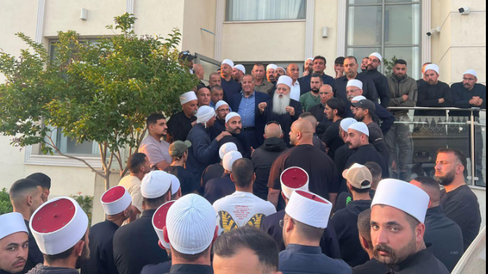 الطائفة الدرزية في إسرائيل تدعو جميع أبناء الطائفة إلى الاستعداد لعبور الحدود مع سوريا.